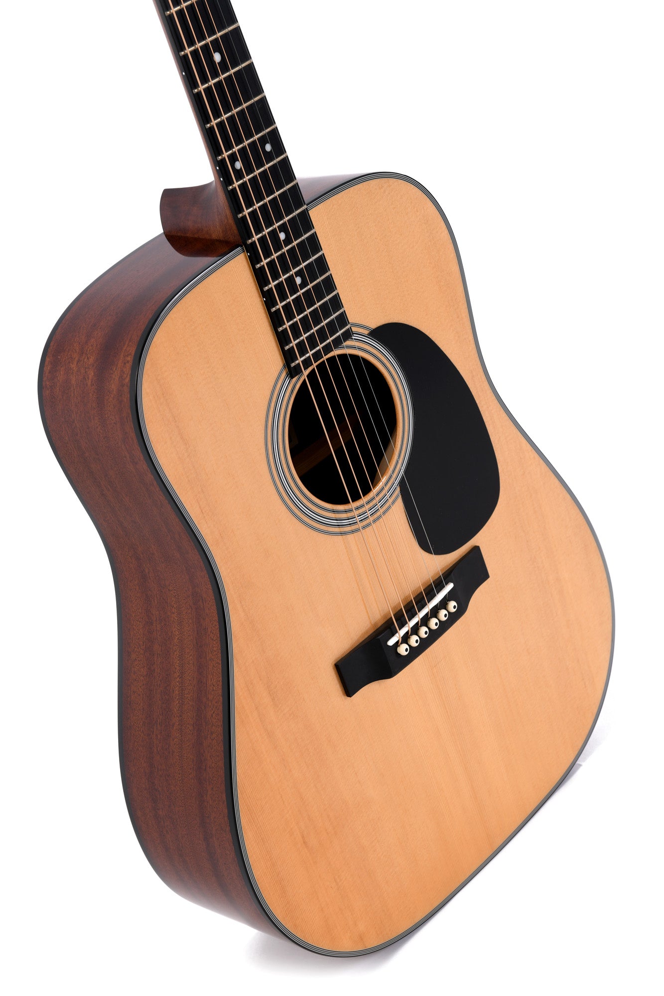 Modèle DM-1, Dreadnought, table épicéa massif, f/e acajou, touche micarta, naturel brillant