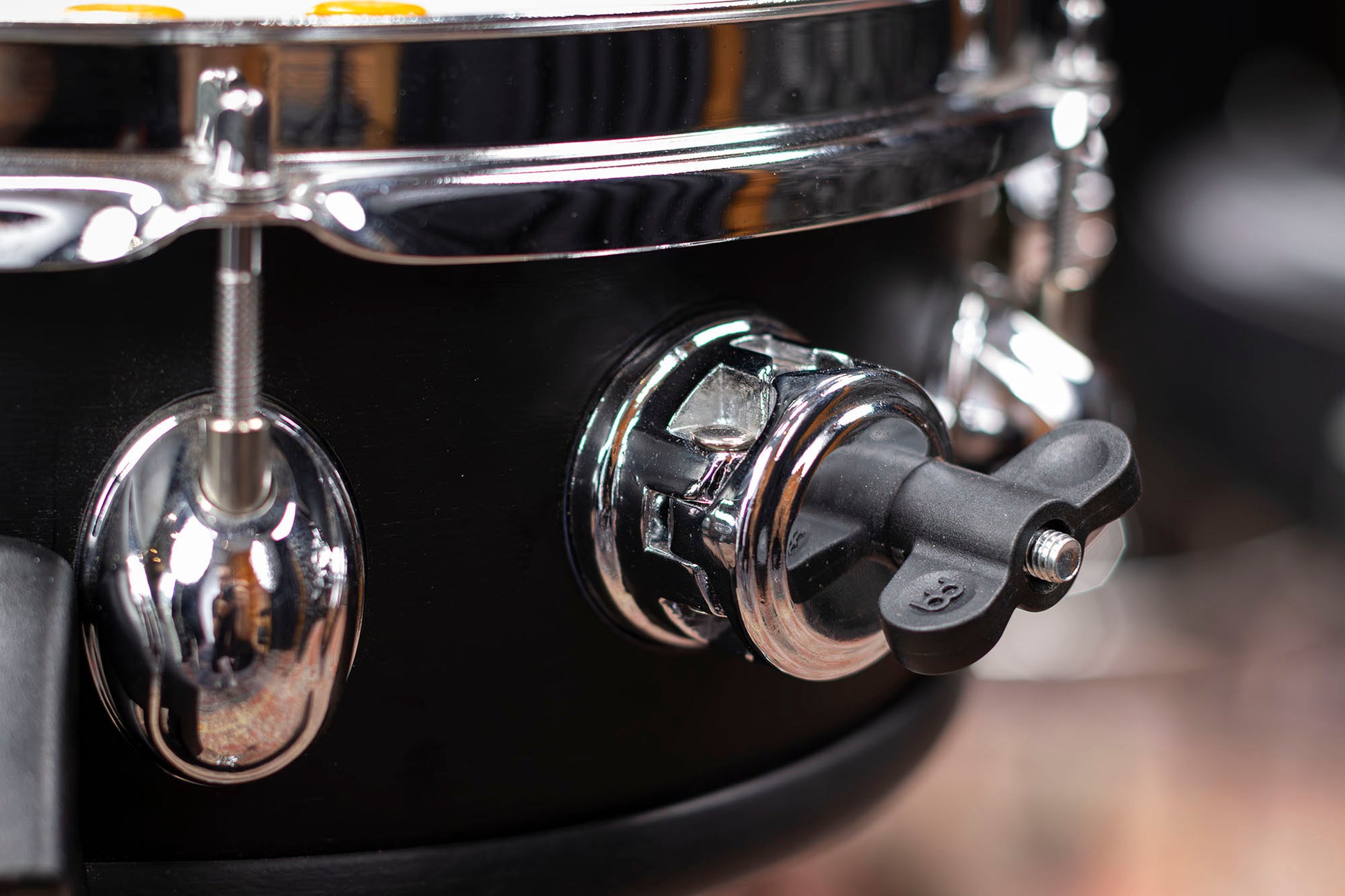 C.CLAIRE MEINL 10" avec clochettes de tambourins fût en érable noir mat