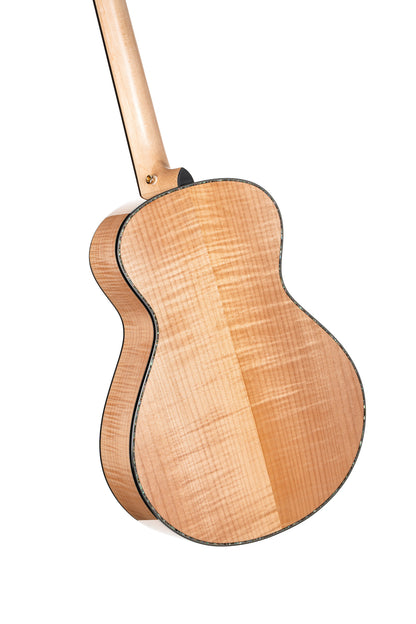 GOLD-PASSION, forme Concert, table épicéa massif torréfié, f/e érable flammé massif AAA, EQ LR Baggs, naturel brillant, étui