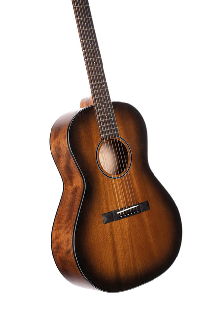 CORE-PE, forme Parlor, table acajou massif, f/e acajou massif, EQ Fishman Sonitone, soft case, noir dégradé pores ouverts