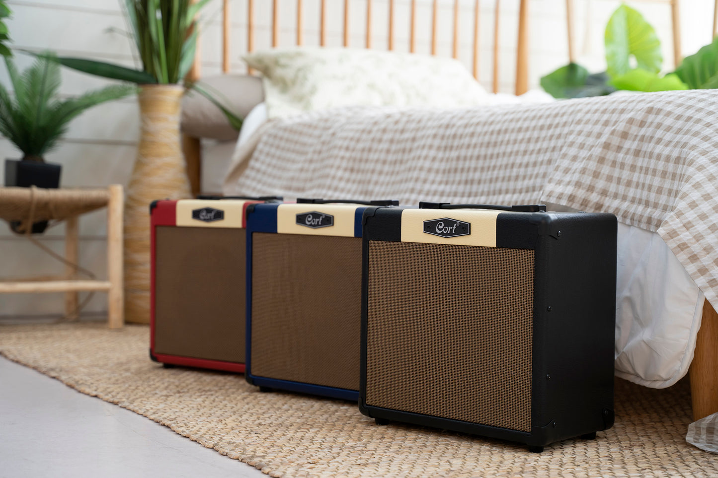 Ampli guitare 15W, 1 x 8", 2 canaux, égaliseur 3 bandes, réverb, entrée CD/MP3 mini-Jack, sortie casque mini-Jack, bleu