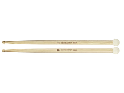 Switch Stick 5A Meinl, 1 côté baguette 5A Hybrid et 1 côté mailloche à feutre dur.