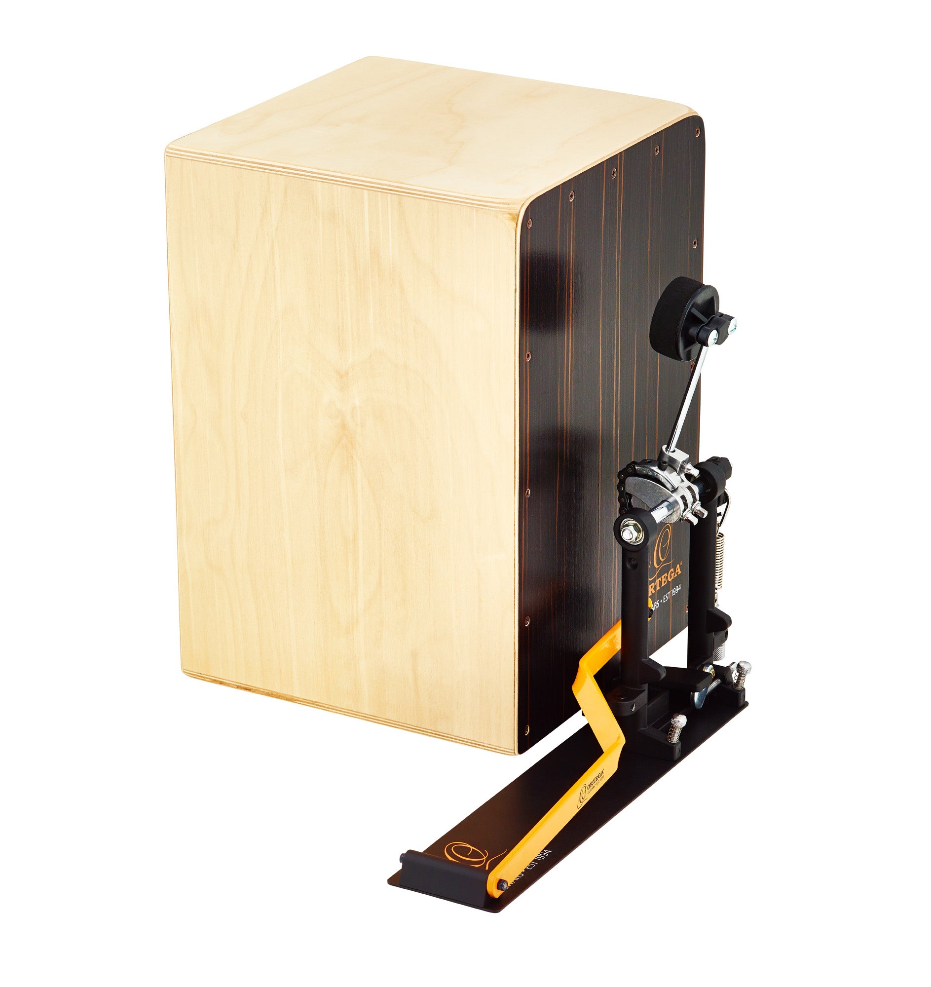 Ensemble constitué d'un cajon Ortega (corps bouleau, face amara, 46x30x30 cm) et d'une pédale cajon, avec housses