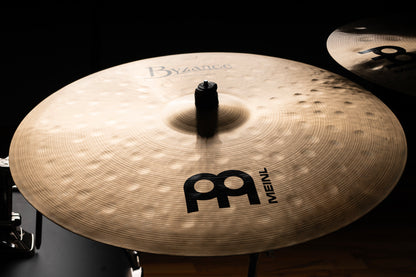 Ride Traditional 24" Extra Hammered, Alliage bronze B20, Martelée à la main, Finition traditionnelle
